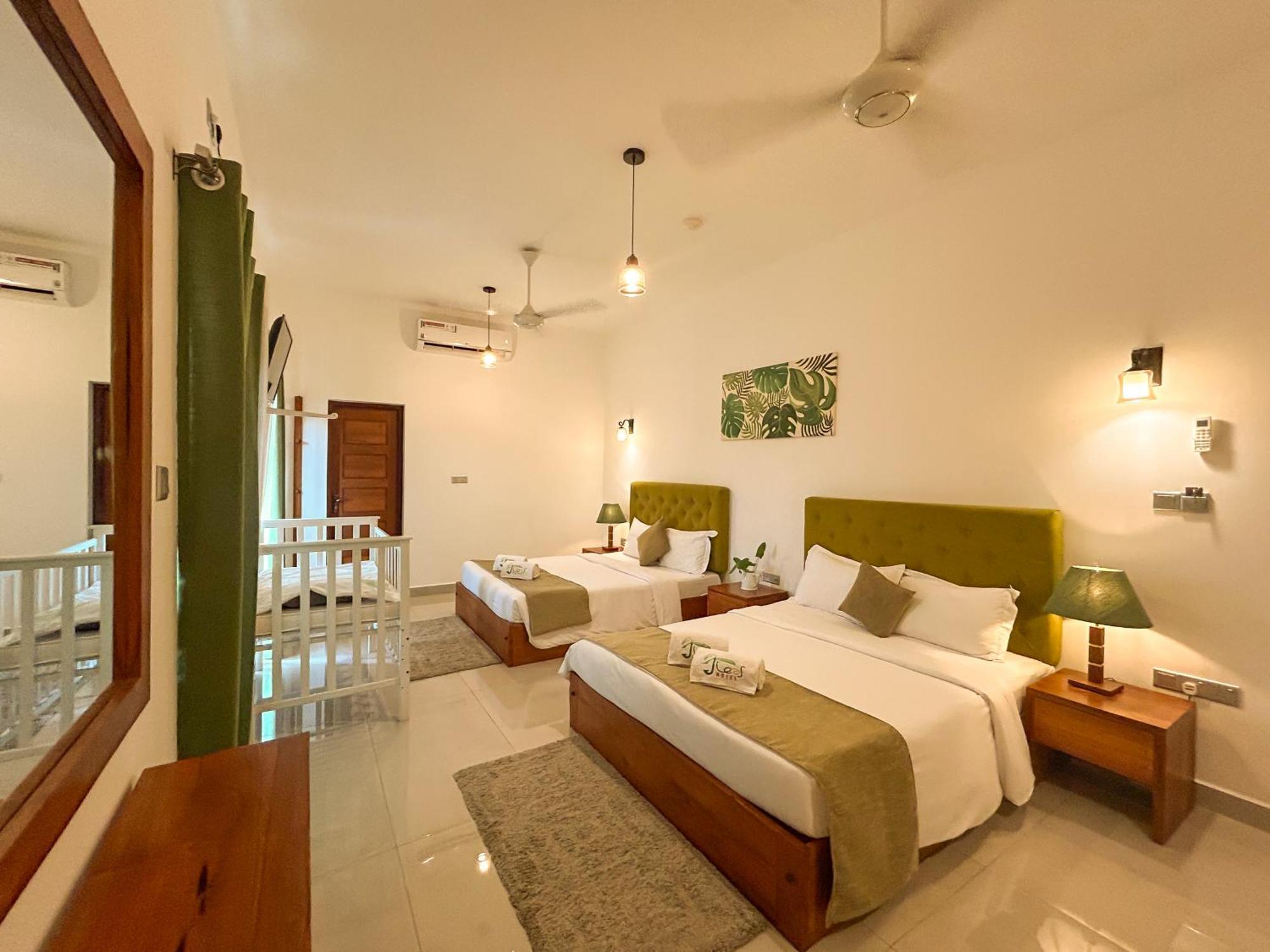 J Leaf Hotel By Blue Bird Negombo Kültér fotó